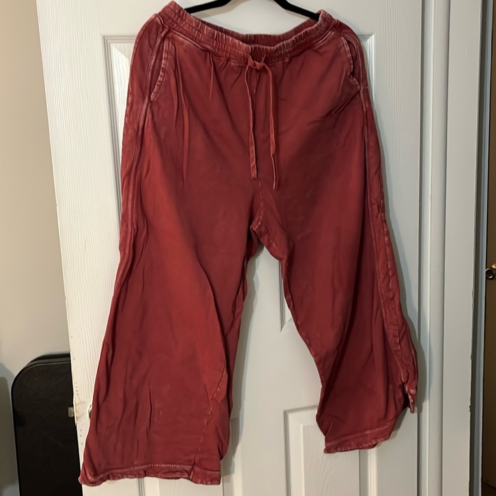 Three Birds Nest
Red Washed Pants
Large